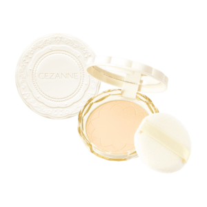 프레스트 파우더와 퍼프가 보이도록 열어 둔 세잔느 UV Silk Cover Powder