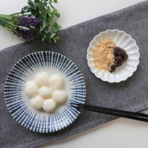 Boiled shiratama dango served with kinako and sweet red bean paste