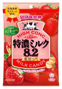 Sachet de bonbons au lait à la fraise Tokuno Milk 8.2 Beni Hoppe d'UHA Mikakuto